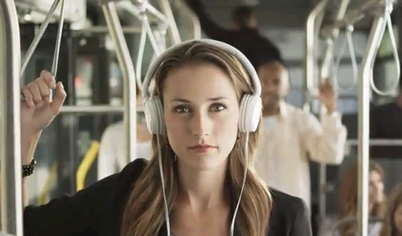 Young-woman-in-Amazon-Audible-audiobook-ad-showing-WhisperSync-for-voice