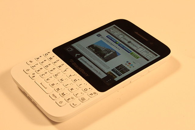 Blackberry Q5 Review – The Modern Day Curve - Good e-Reader