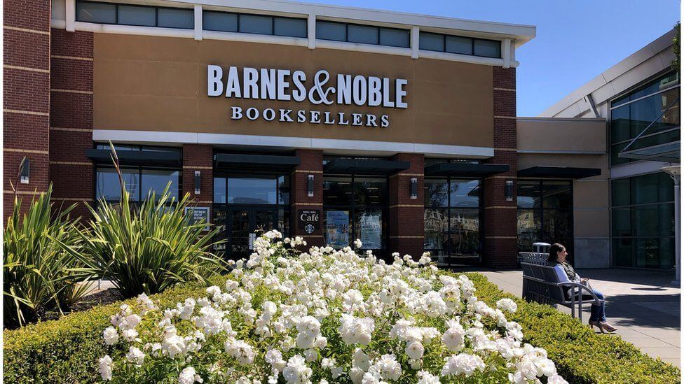 Barnes And Noble Is Reopening Bookstores This Week Good E Reader