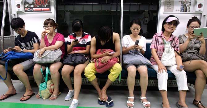 11-18_korea_smart_phone