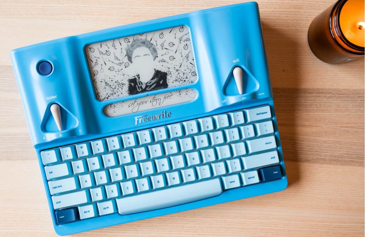 مراجعة حرة للجيل الثاني E INK Typewriter Sea Edition 7