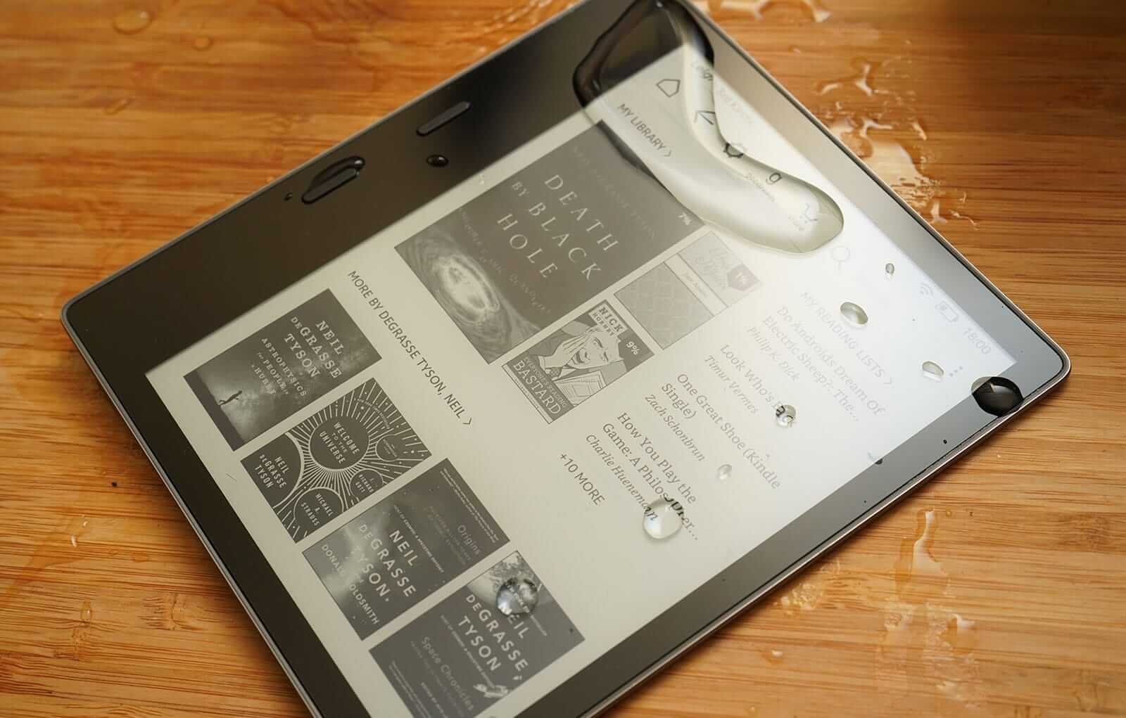 New Kindle Oasis 2 Firmware Allows you to Disable the Touchscreen