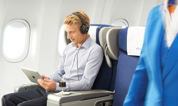 enjoy your ped on flights from air france and klmin airplane mode 620x413